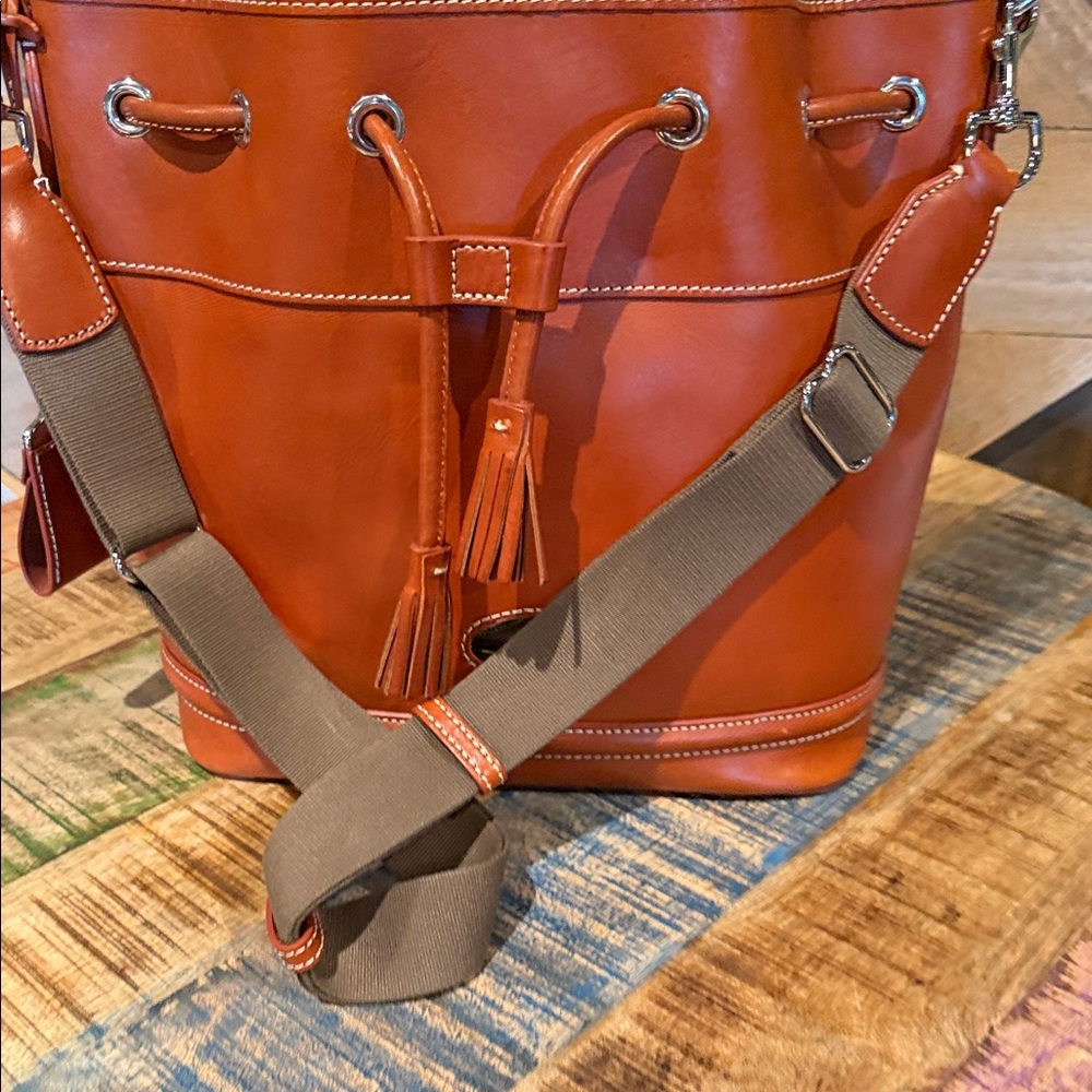 Sooner & Bourke Florentine Toscana Bucket Bag or Crossbody - Picture 7 of 7
